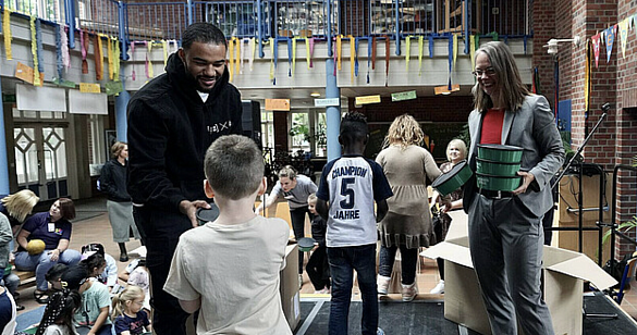 &Uuml;bergabe Brotboxen