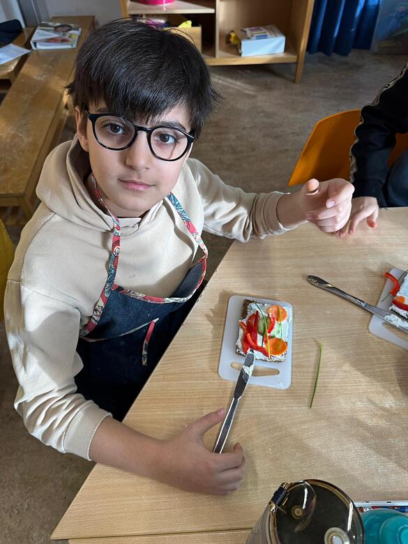 Kind beim Ern&auml;hrungskurs 